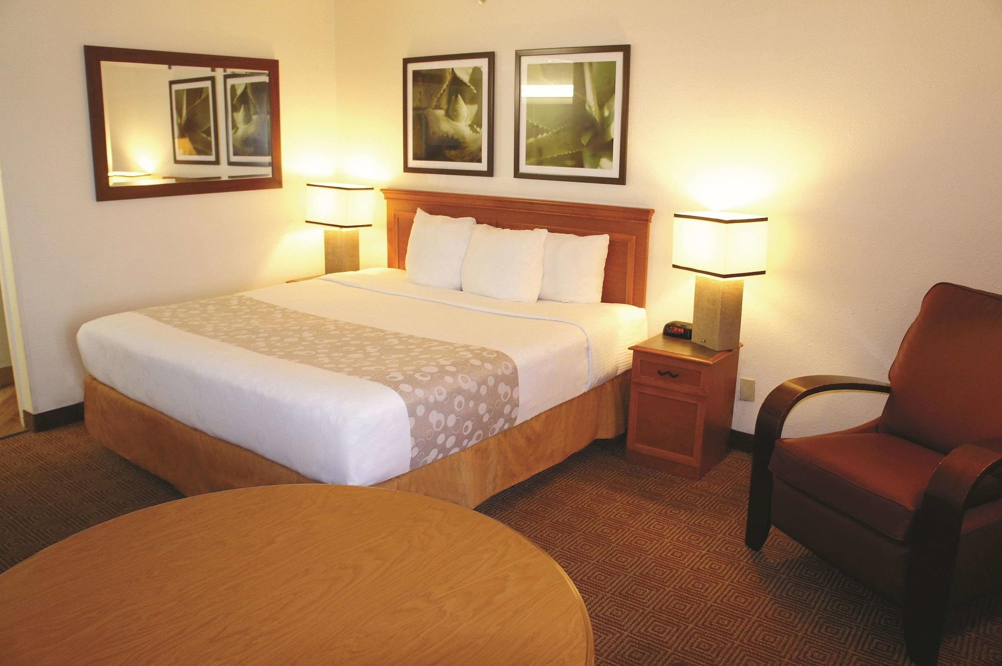 La Quinta Inn By Wyndham Kansas City North North Kansas City Bagian luar foto