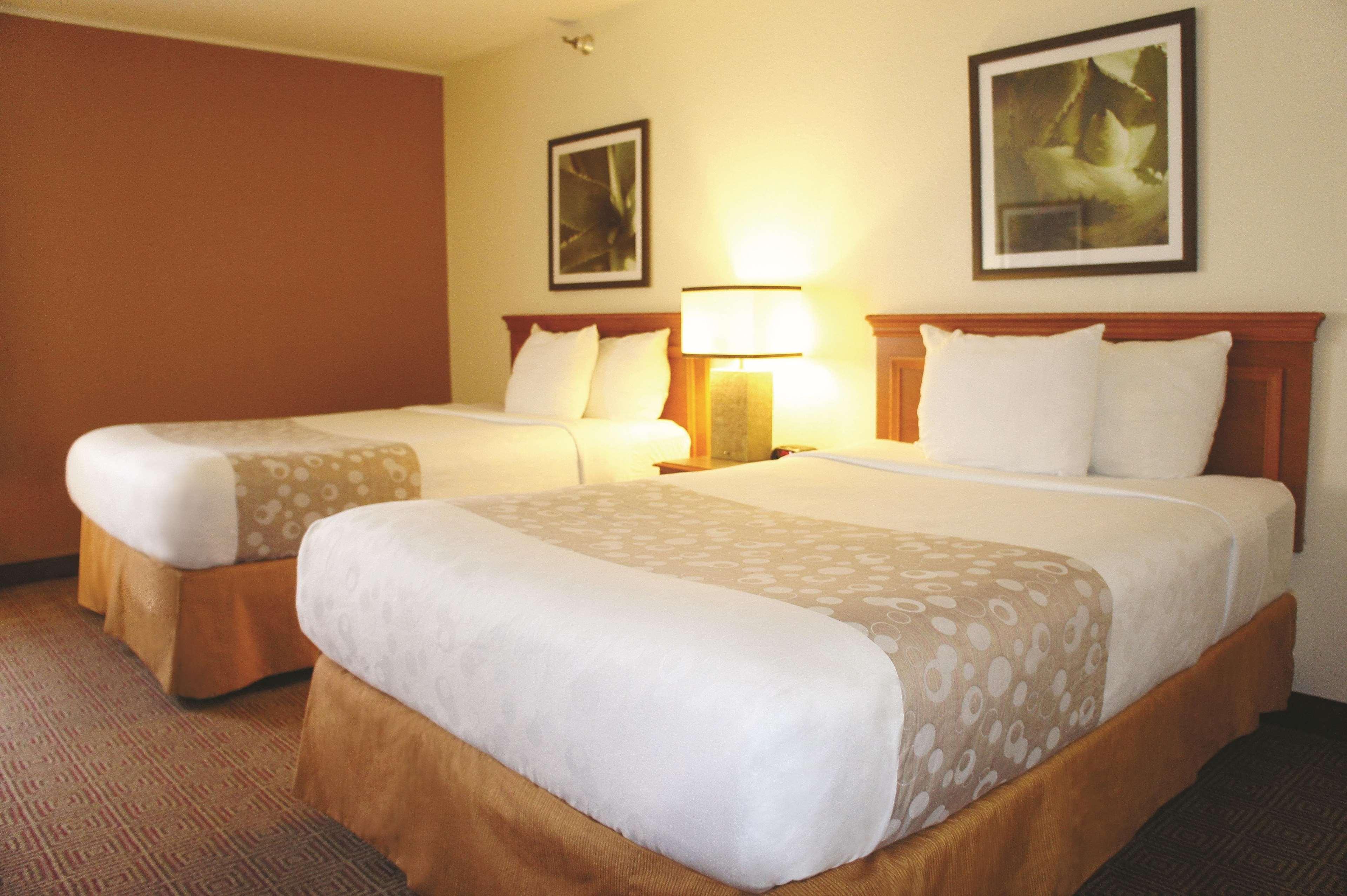 La Quinta Inn By Wyndham Kansas City North North Kansas City Bagian luar foto