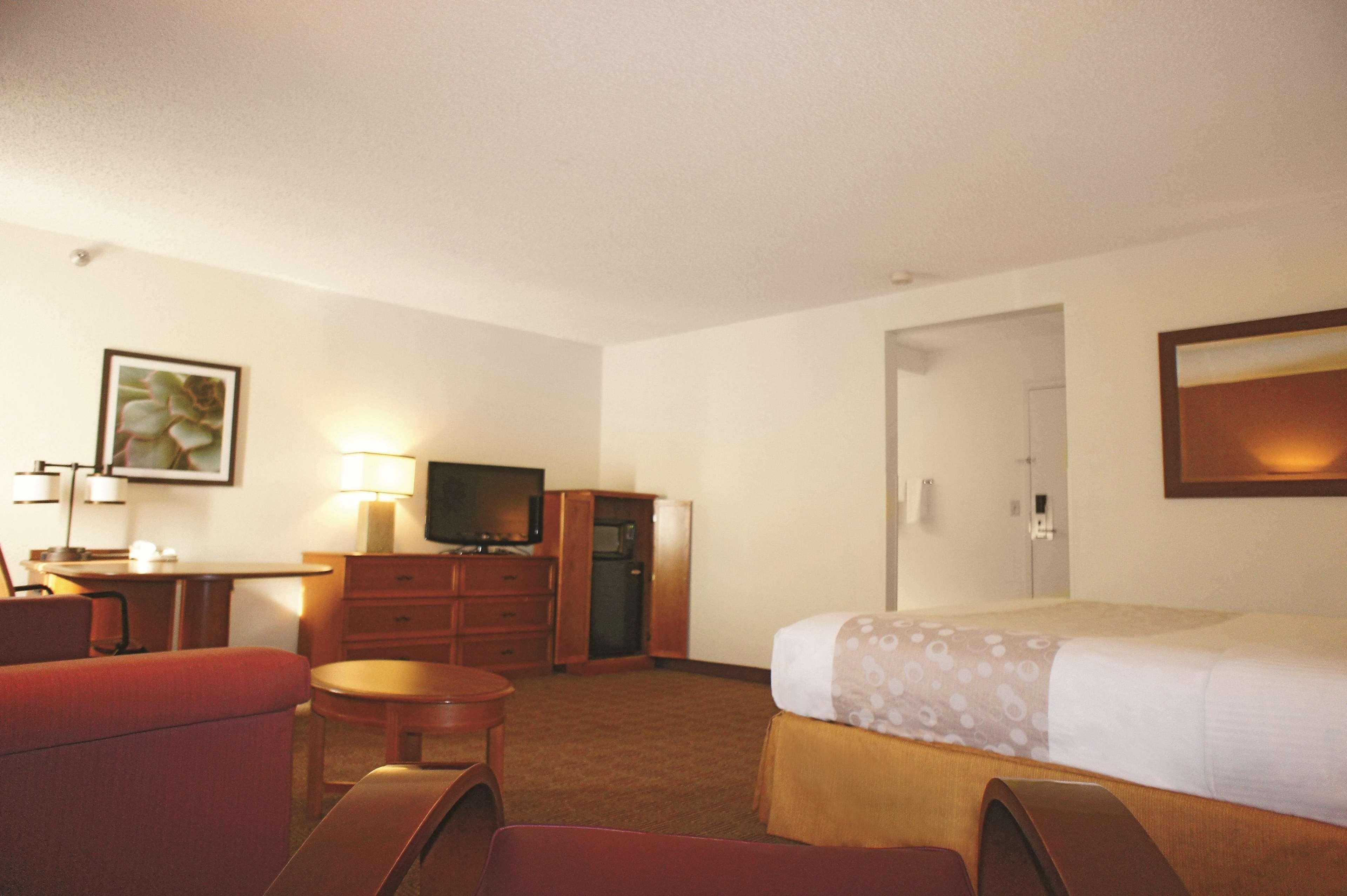 La Quinta Inn By Wyndham Kansas City North North Kansas City Bagian luar foto