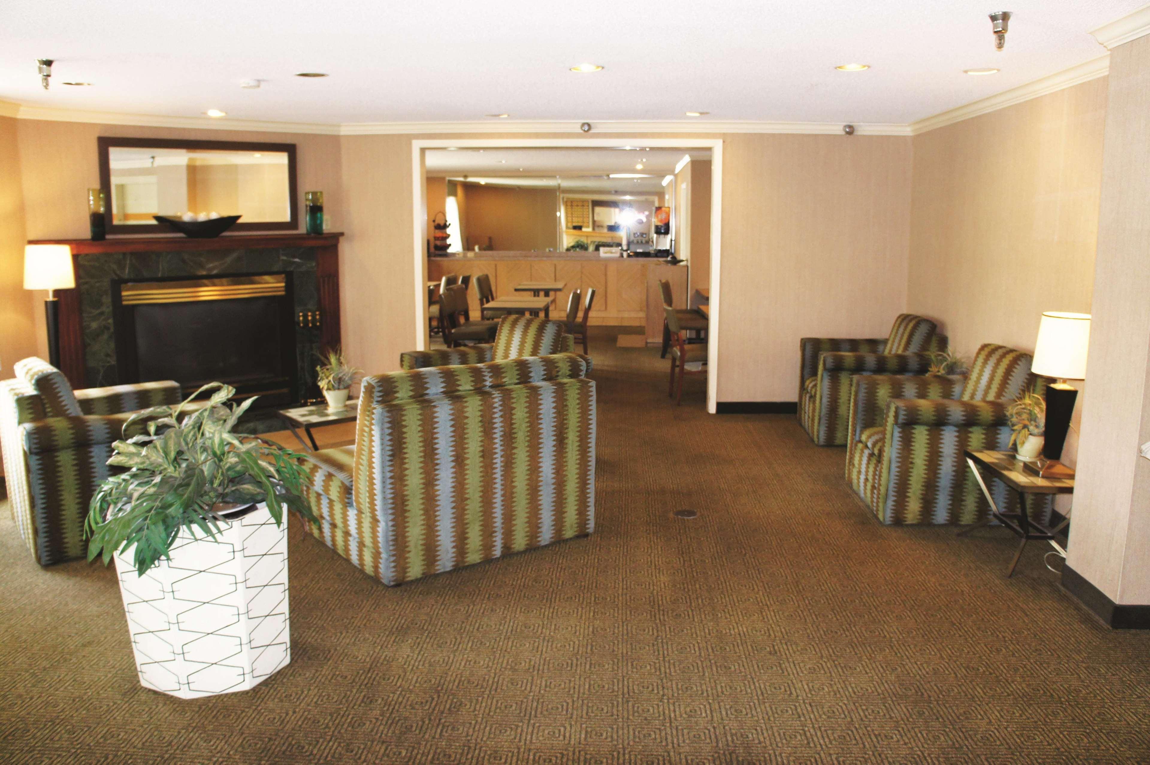 La Quinta Inn By Wyndham Kansas City North North Kansas City Bagian luar foto