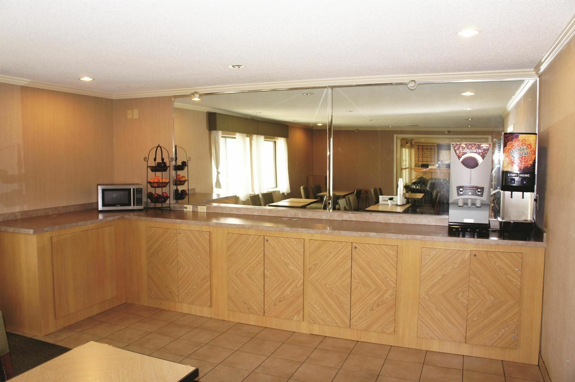 La Quinta Inn By Wyndham Kansas City North North Kansas City Bagian luar foto
